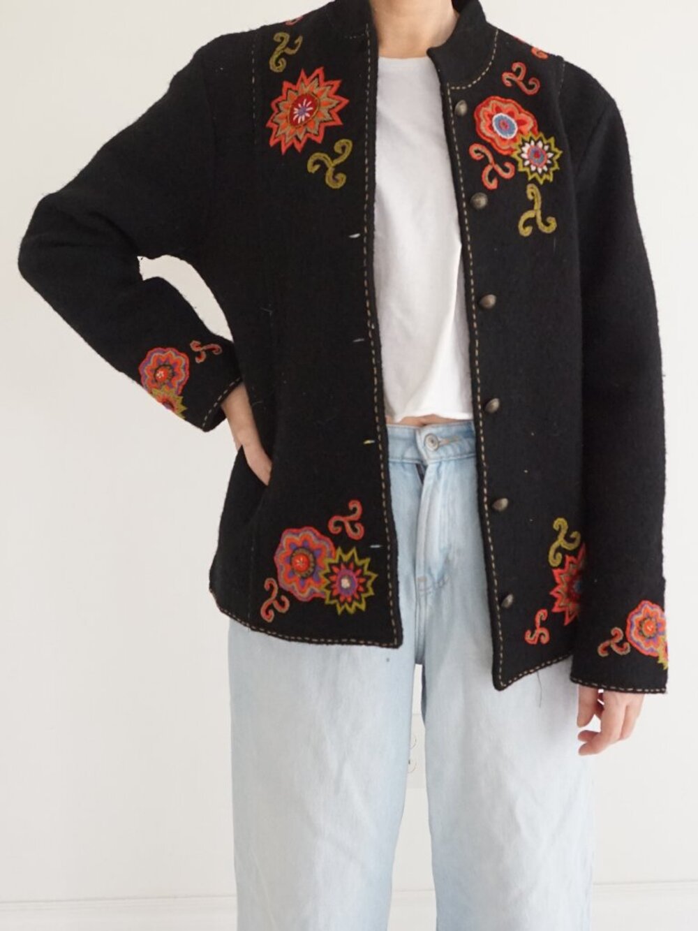 Vintage Icelandic Design Black Floral Embroidered Boho Folk Sweater L